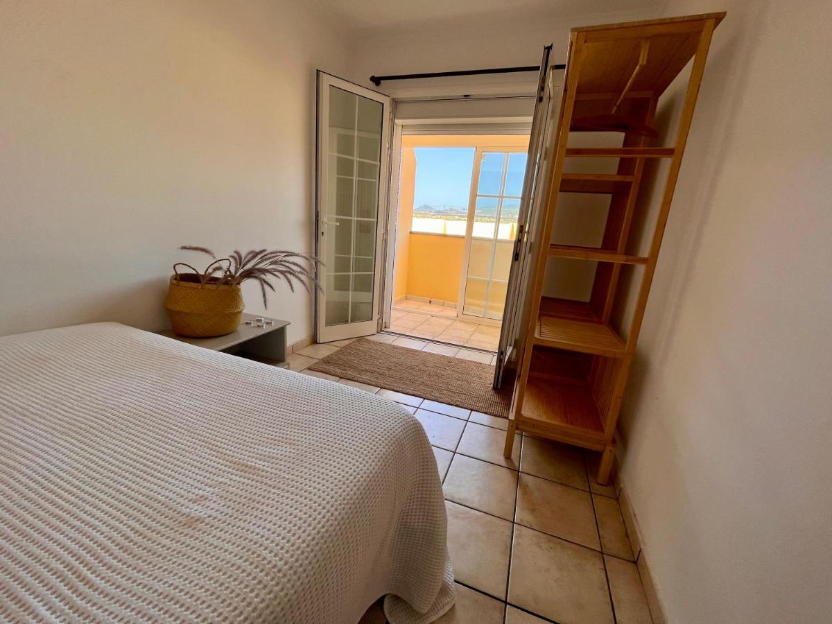 Integral 5 Coliving Bed & Breakfast El Medano  Bagian luar foto